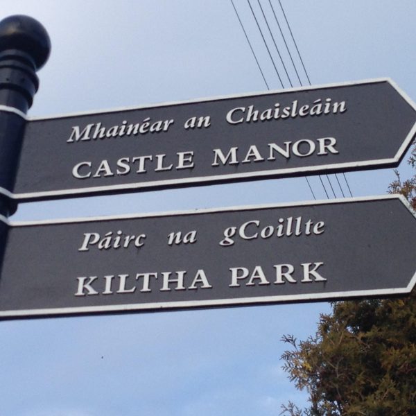 castlemanor finger signs