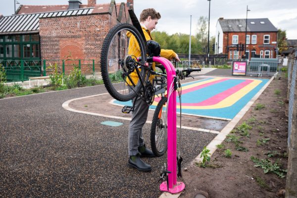 Public Bike Repair Stand - Image 2