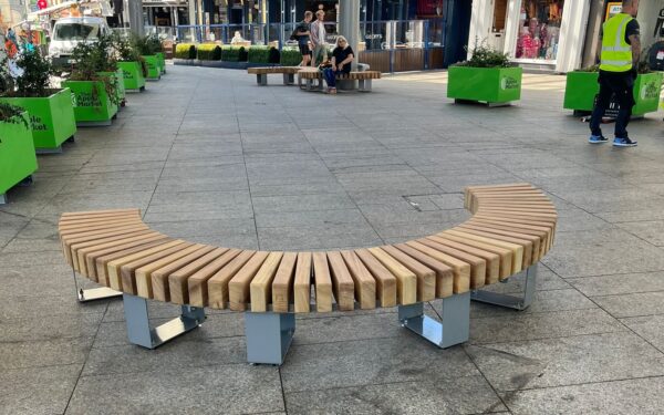Apple Market Bench