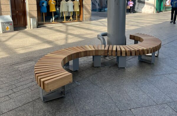 Apple Market Bench