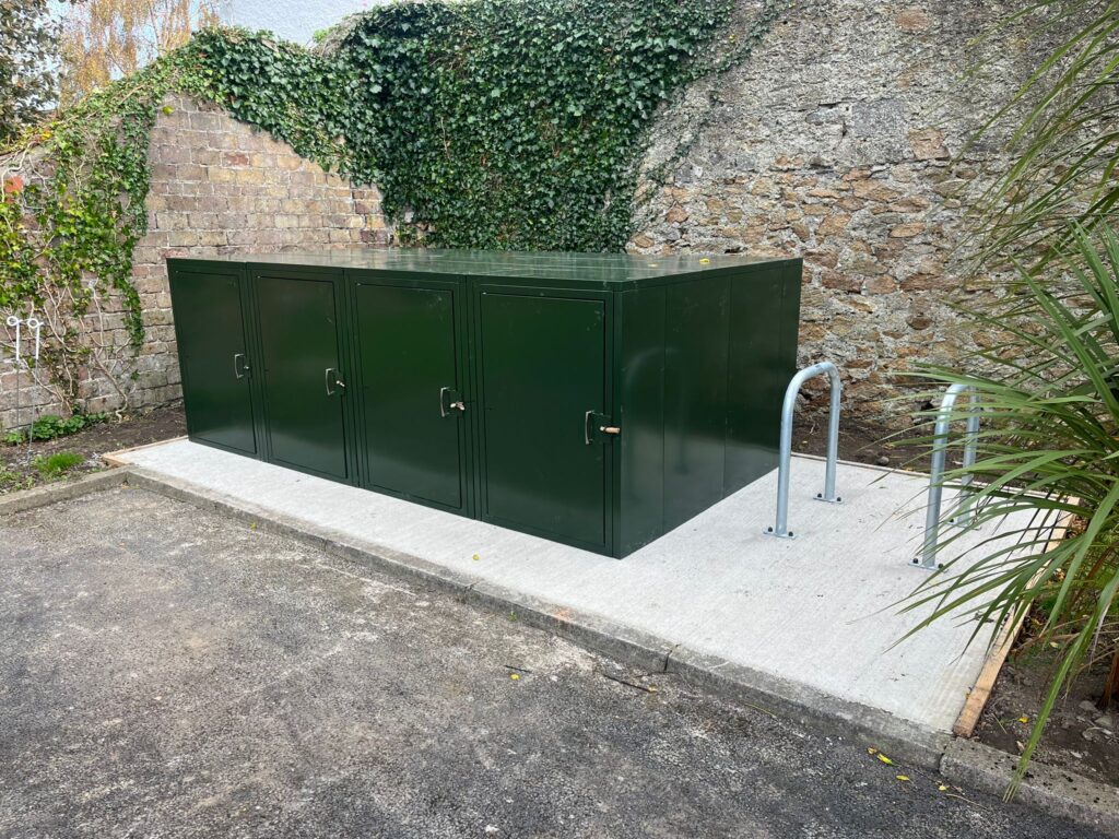 horizontal bike locker