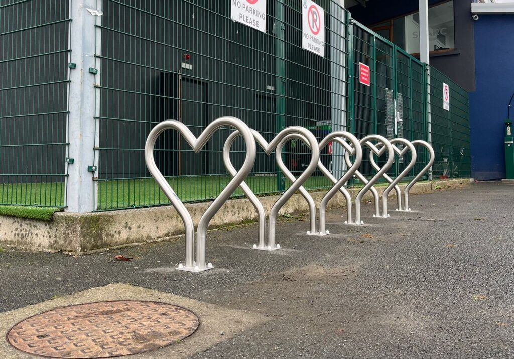big love cycle stand